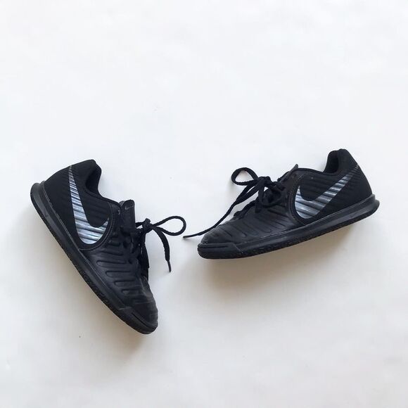 Nike Tiempo legendX7 indoor soccer shoes EUC 12 - Picture 1 of 7